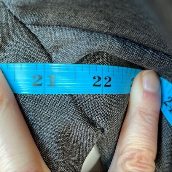 Tommy Hilfiger Soft Shell Fashion Bomber with Contrast Bib and Hood - Picture 10 of 13